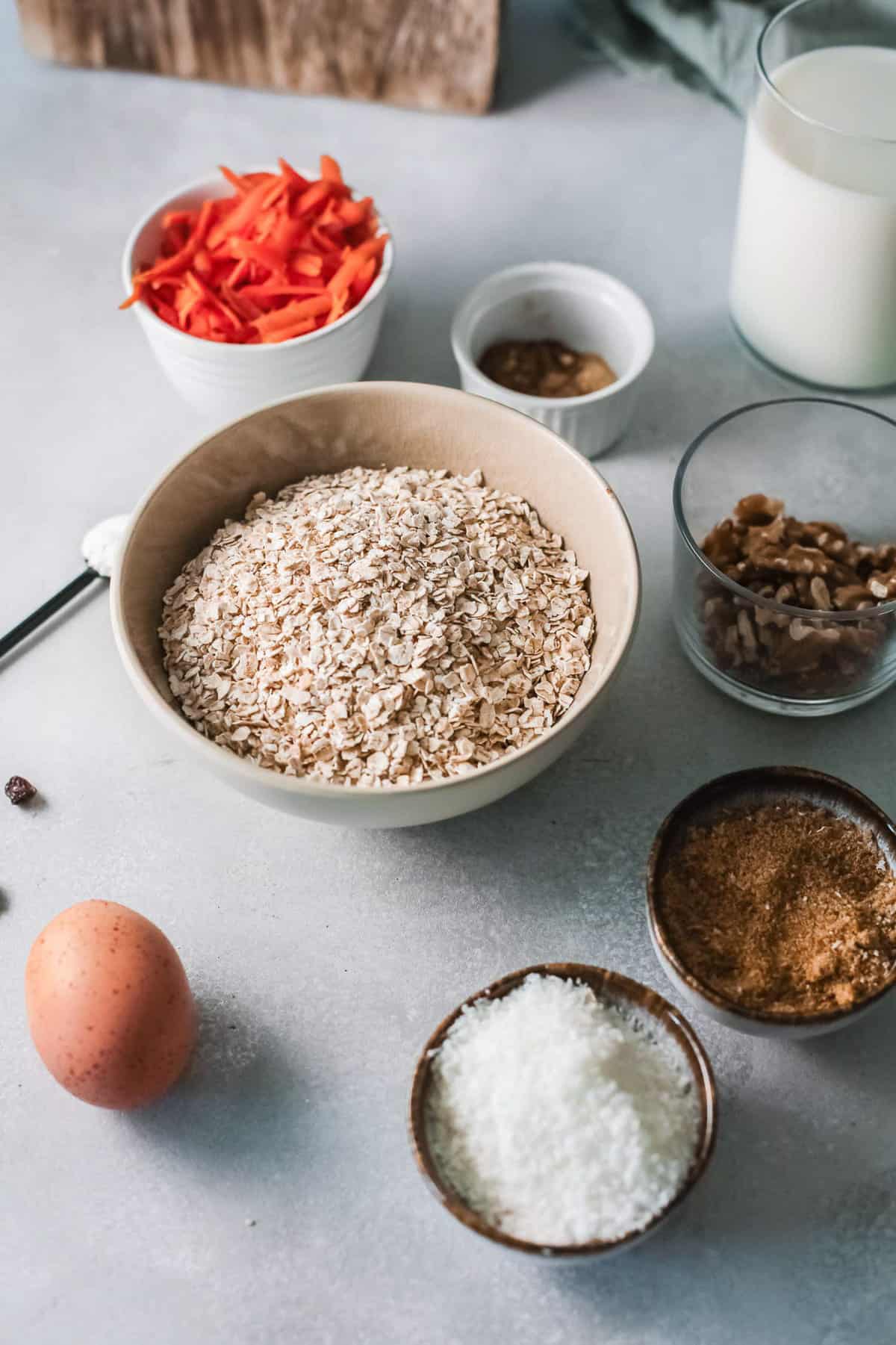 Ingredients needed for carrot cake oatmeal.